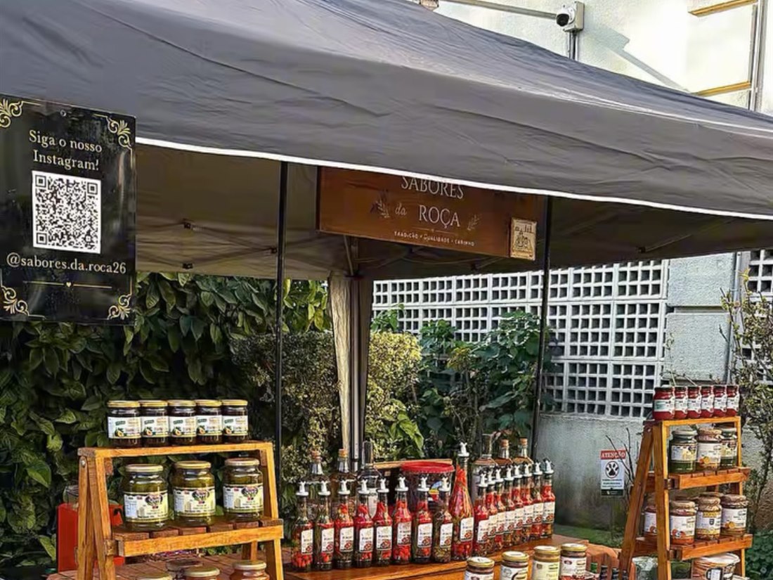 Banca montada em condomínio